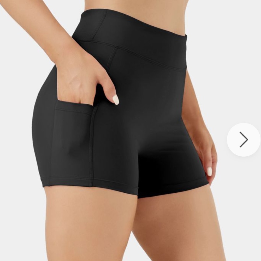 Halara black L pocket shorts nwt